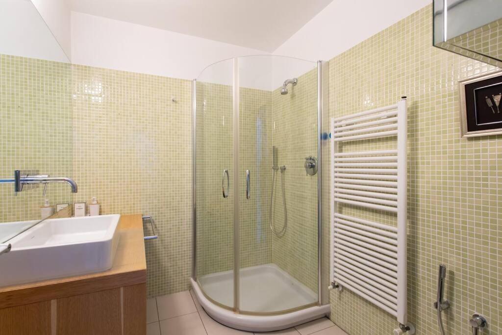 A2 - 1 Bdr Sea & Port View - Ac, Garage & Terrace Apartment